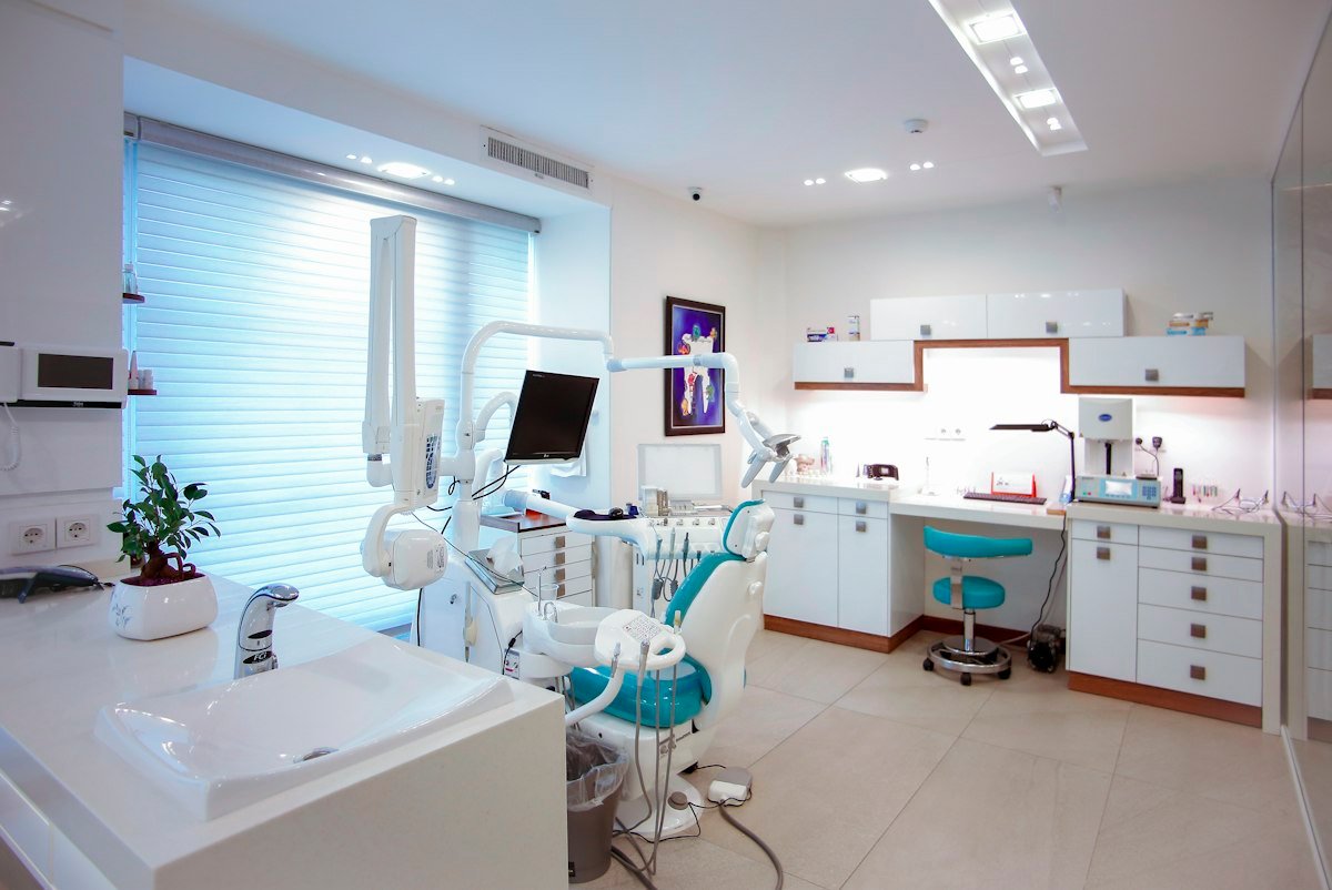 Bright, calm treatment room at Demo Dental Studio