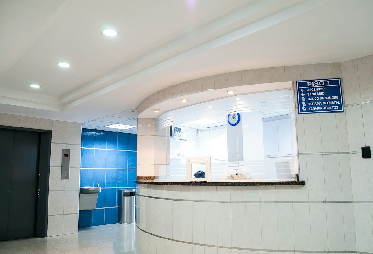 Modern reception and treatment space at the clinic